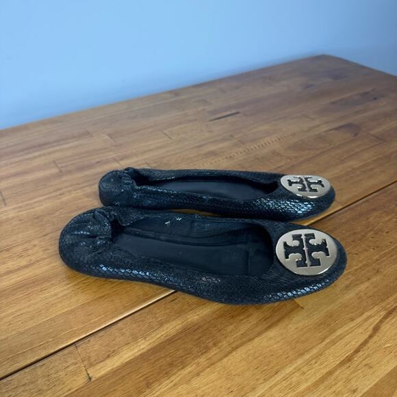 Tory Burch Reva Black Python Snake Leather Logo Pendant Ballet Flats Size 7 - Picture 1 of 5
